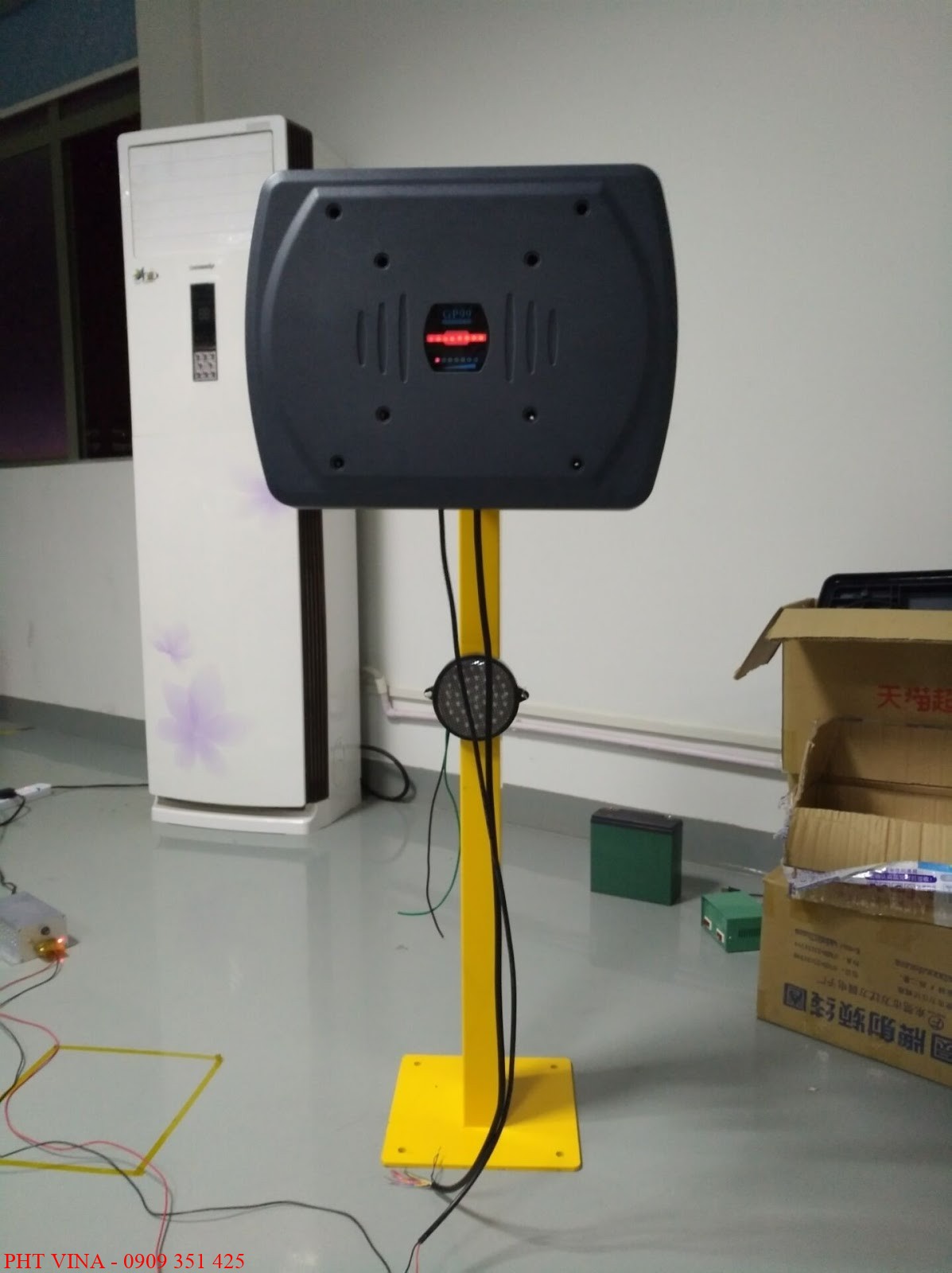 đầu đọc thẻ uhf tầm trung