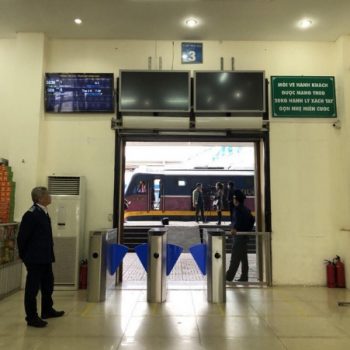 cổng kiểm soát vé Ga Tàu