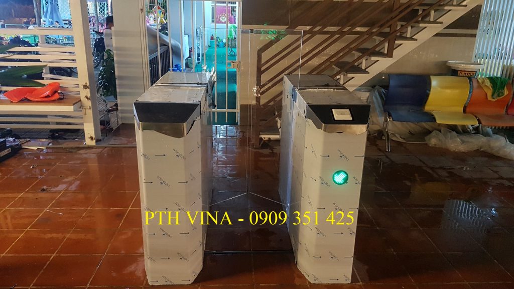 cổng flap barrier soát vé hồ bơi