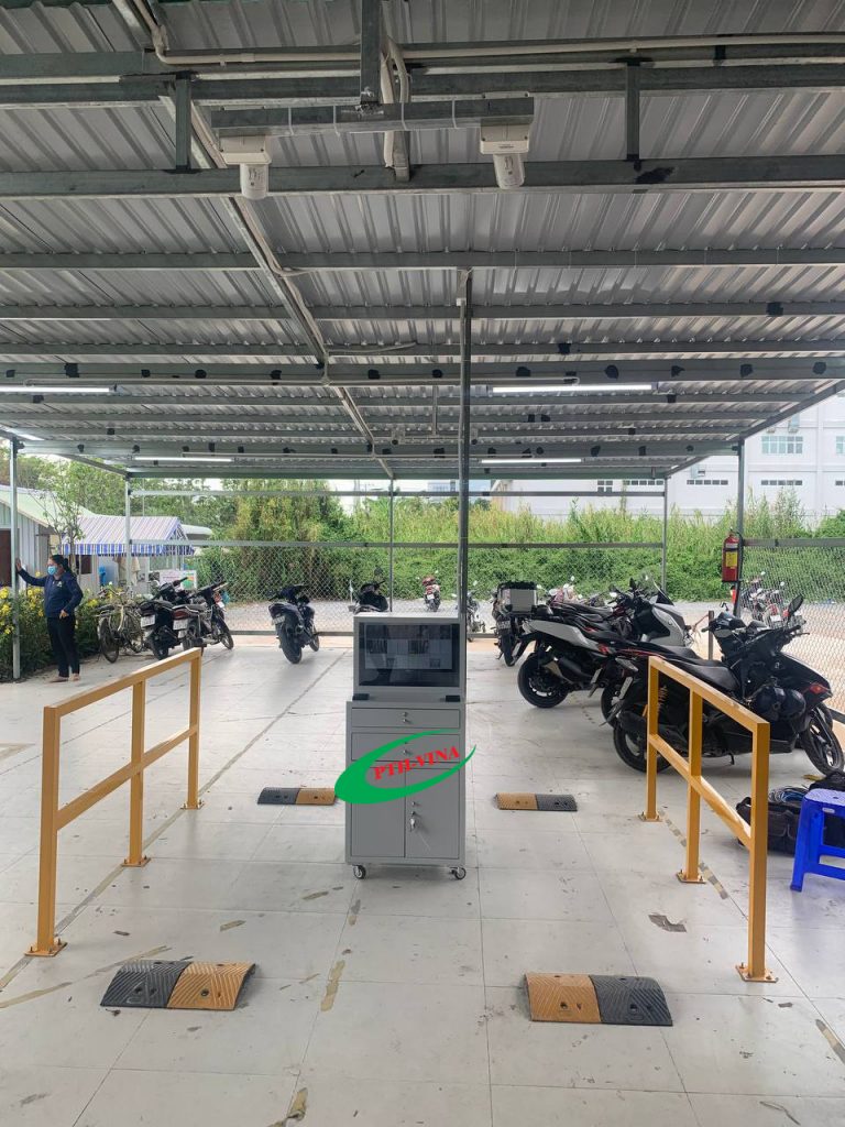 2 làn kiểm soát xe