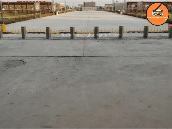 lắp trụ bollard chắn xe tại đồng nai