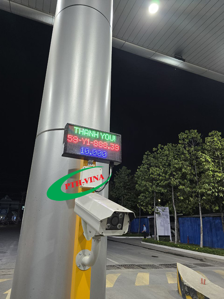 lắp tại các lối ra vào bãi xe, trạm thu phí