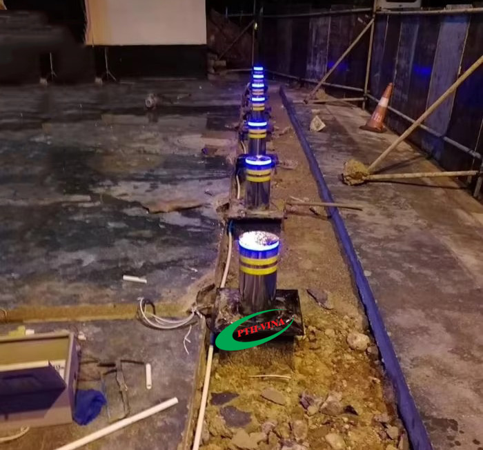 hình ảnh lắp cột chắn xe thực tế