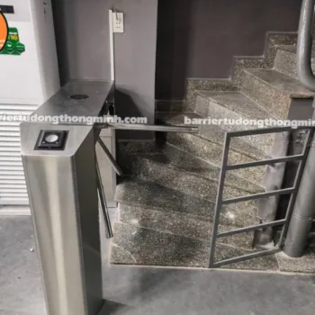 lắp cổng xoay 3 càng cho tòa nhà