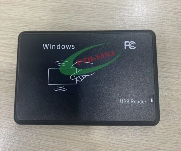 Mặt trước đầu đăng ký thẻ Mifare