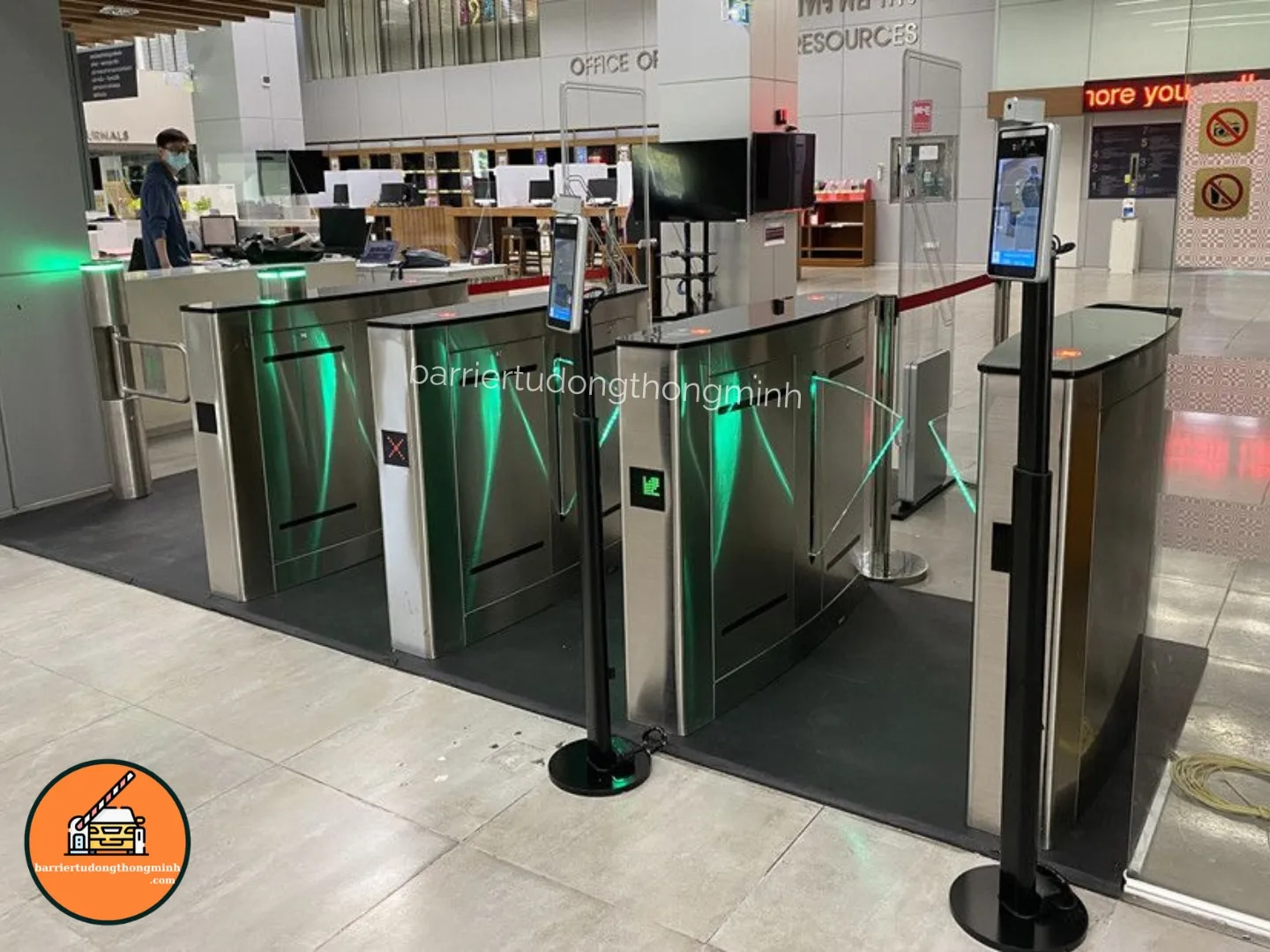 cổng flap điểm danh trường học Vĩnh Long