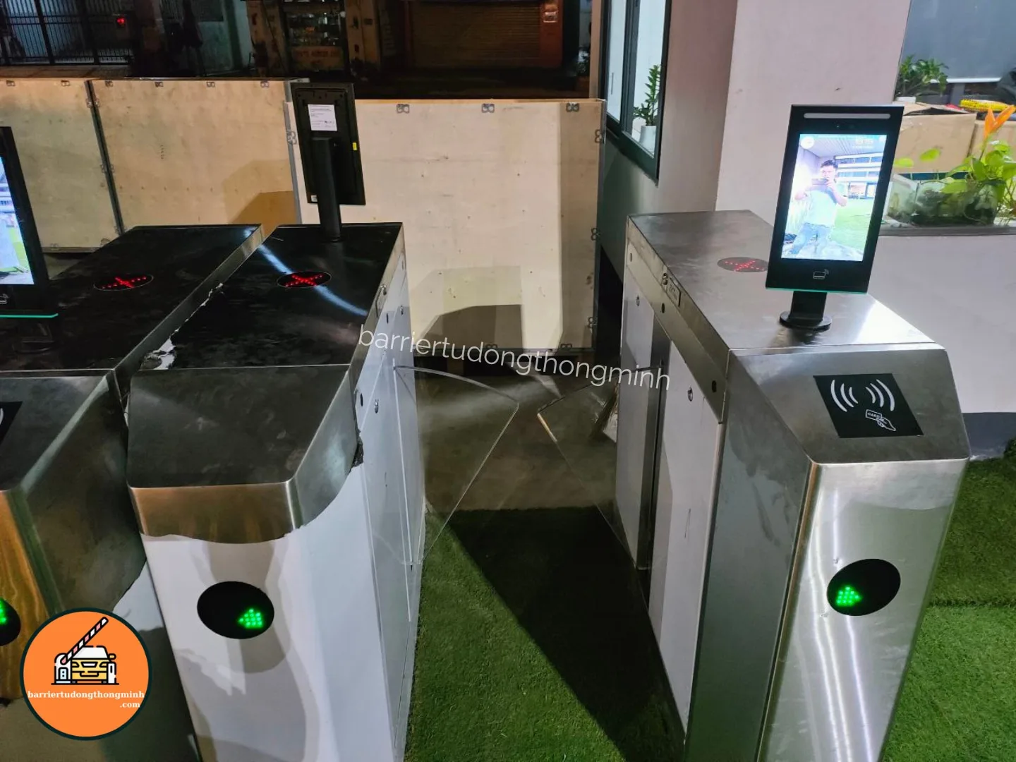 Điểm danh trường học bằng nhận diện khuôn mặt