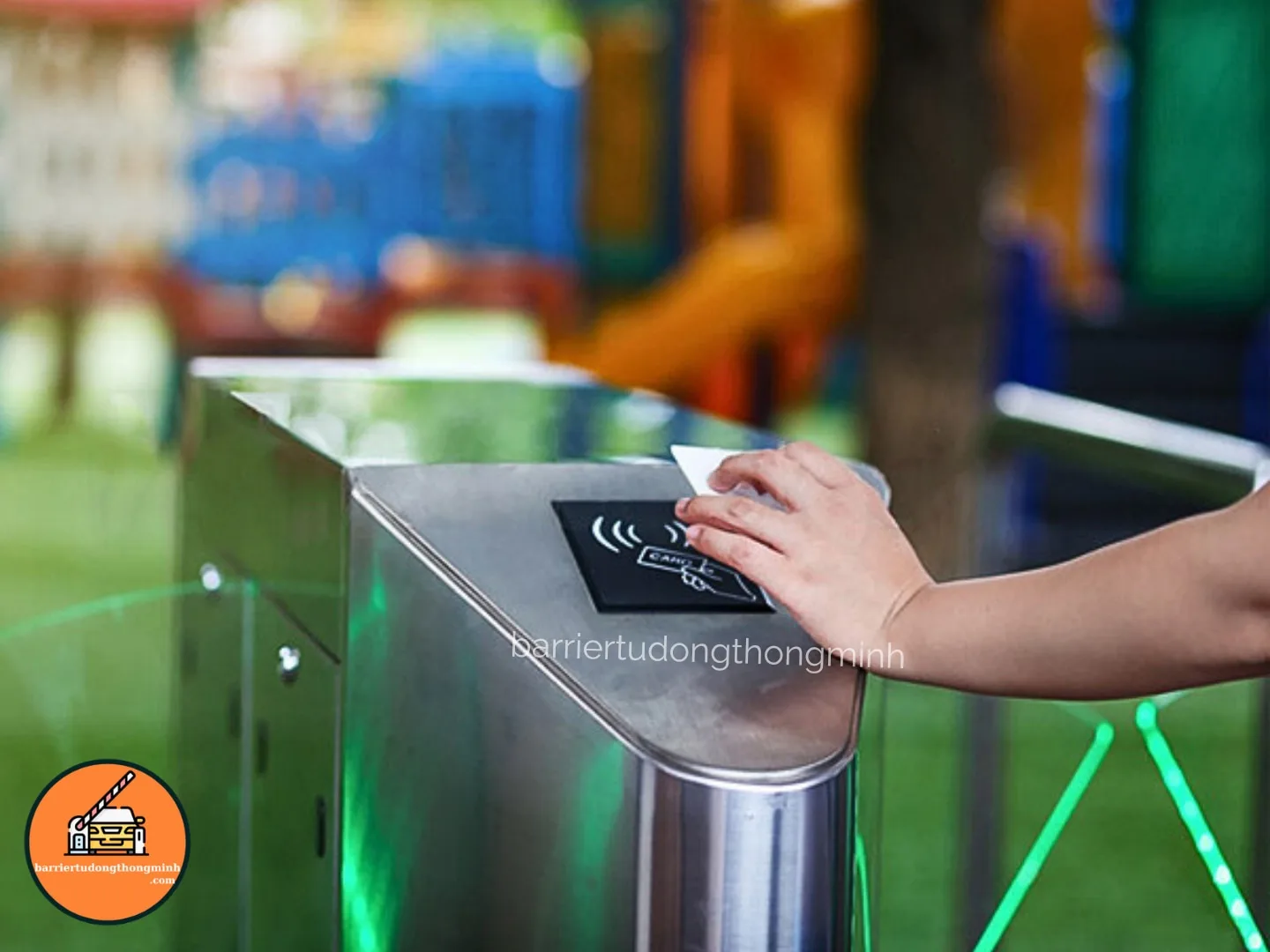 điểm danh trường học lâm đồng bằng thẻ từ