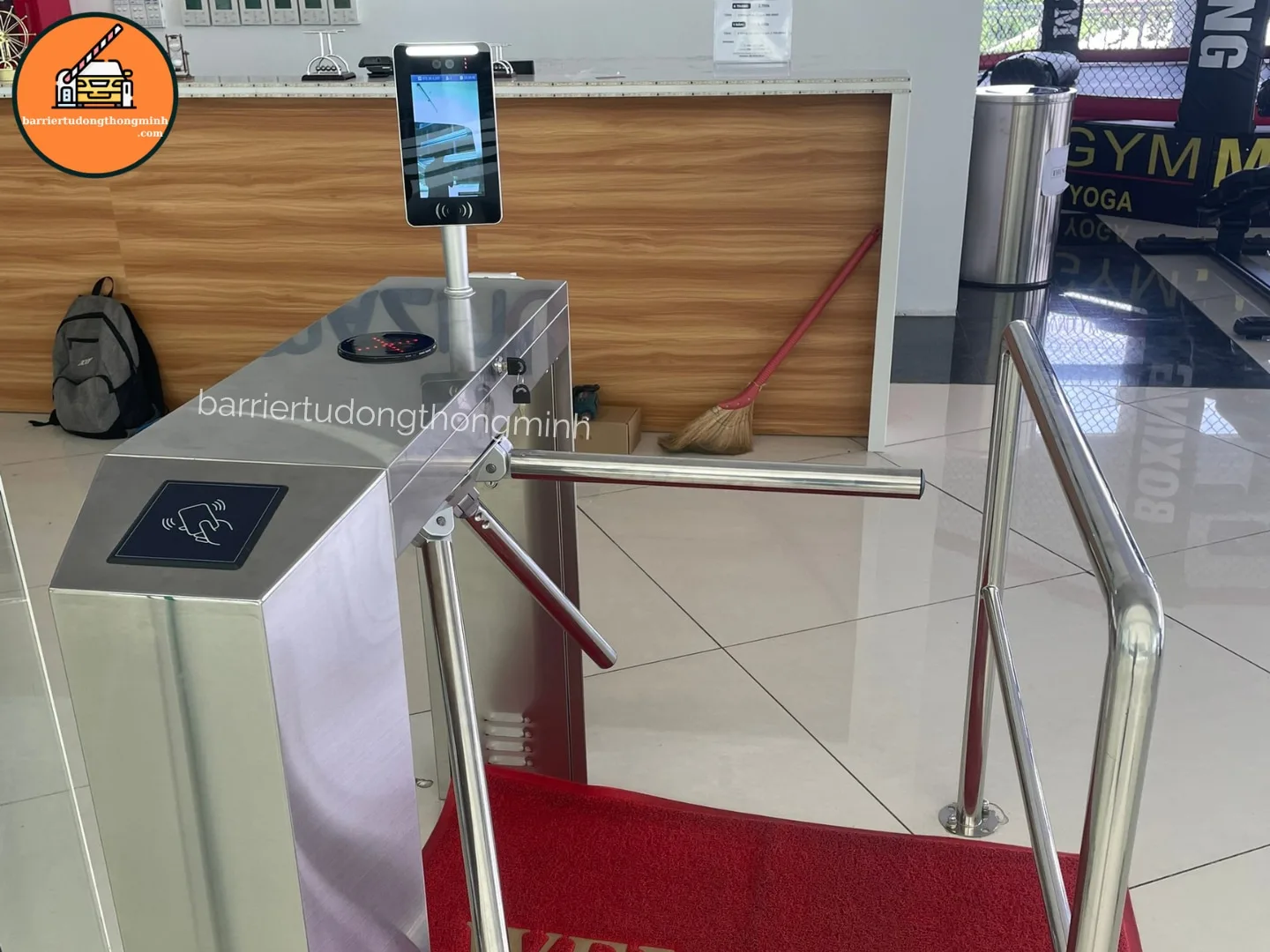 cổng soát vé nhận diện khuôn mặt tại Khánh Hòa