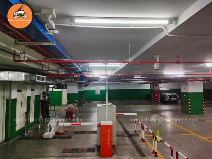 lắp barie chắn xe cho công ty