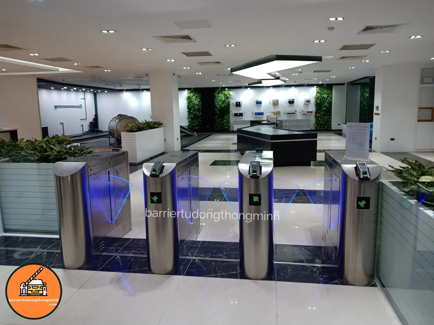 cổng flap điểm danh trường học Khánh Hóa