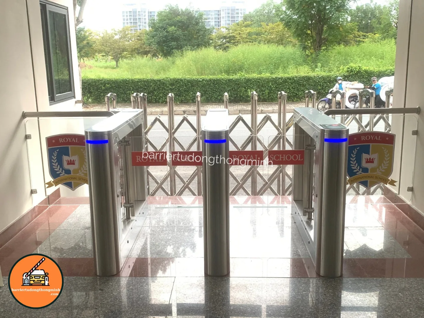 cổng swing điểm danh trường học cà mau