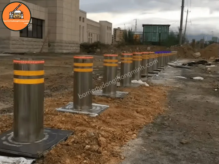 lắp bolalrd chắn xe tại cà mau