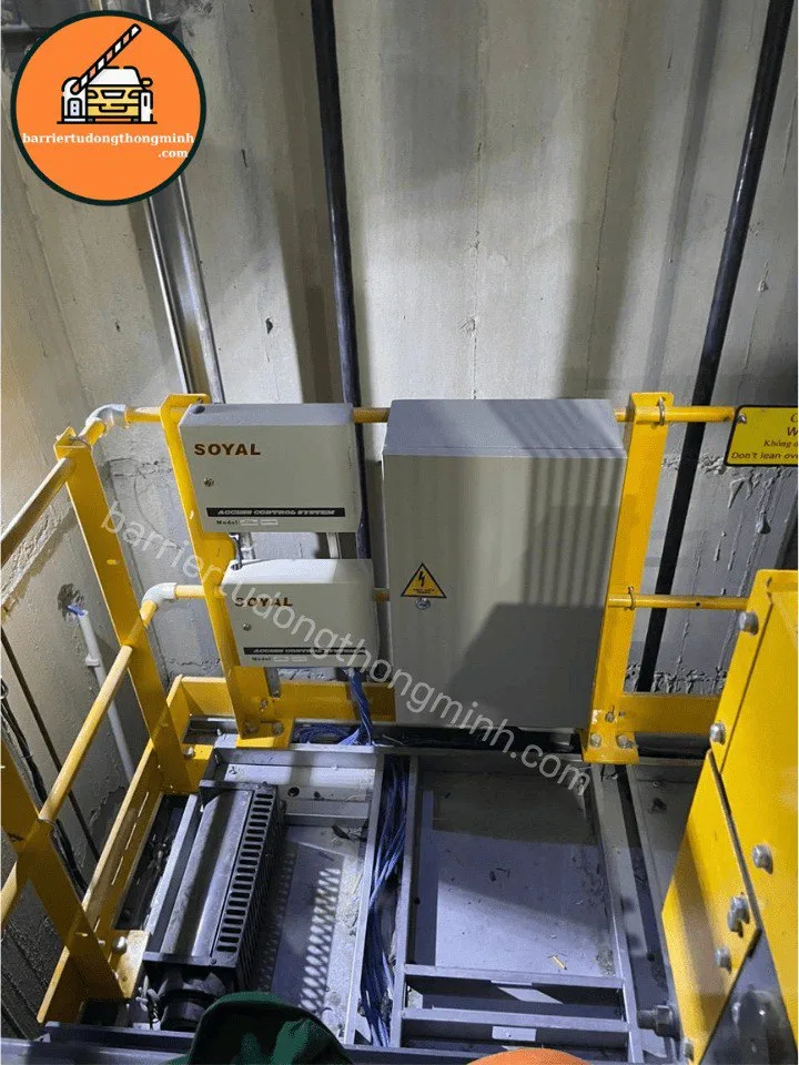 lắp cho thang máy kiểm soát ra vào