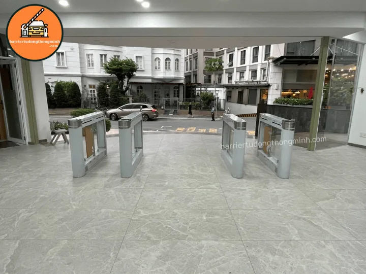 lắp cổng swing barrier tại Trường Quốc tế WELLSPRING