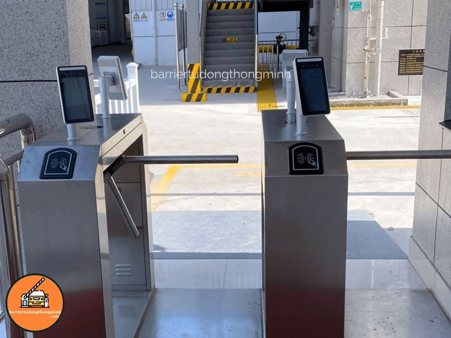 kiểm soát ra vào khách sạn bằng nhận diện khuôn mặt