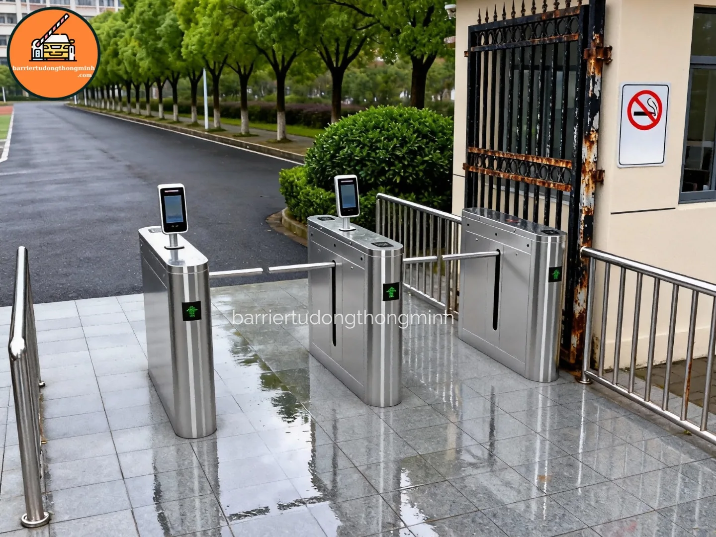 cổng kiểm soát ra vào khách sạn