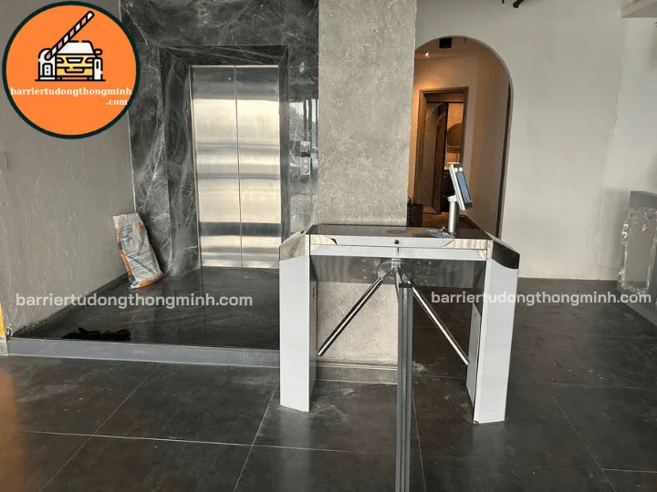 cổng soát vé phòng gym tại Phú Lợi