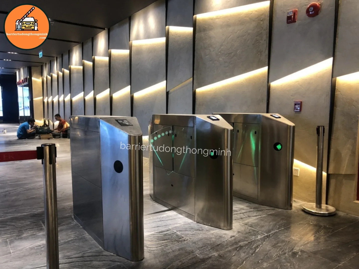 cổng flap soát vé tại Cà Mau