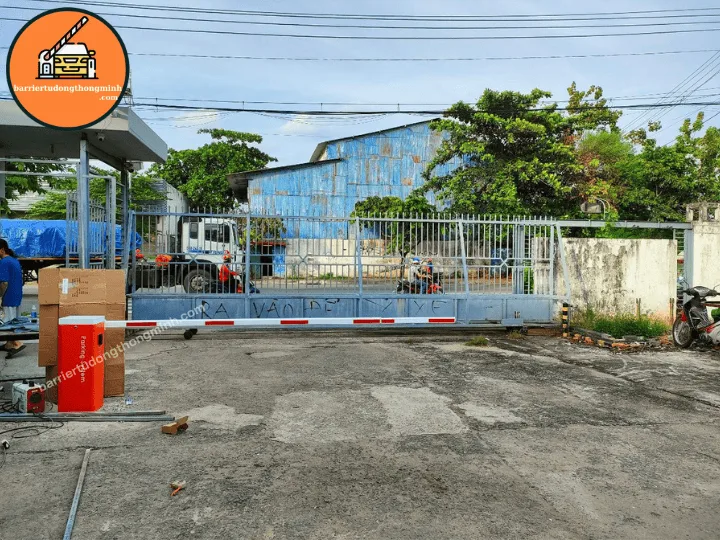 Barie cần thẳng lắp kho vận tải