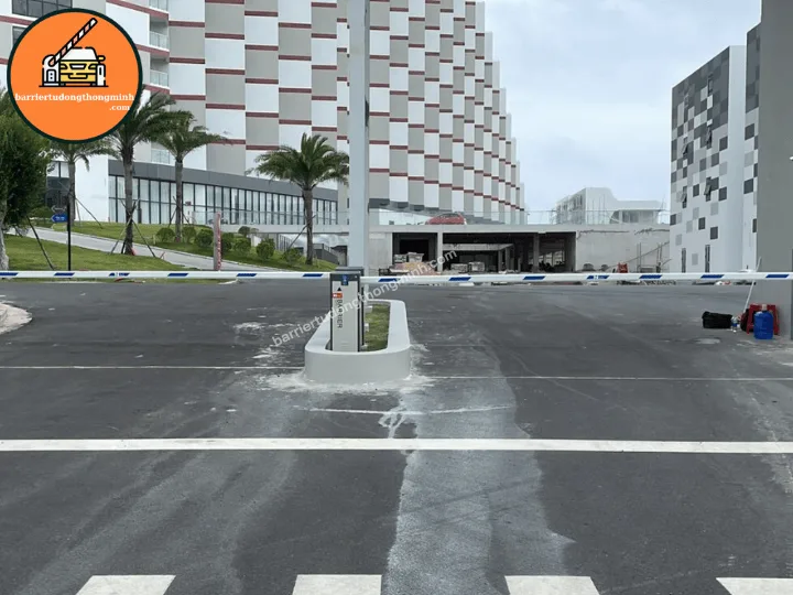 Barie tay thẳng lắp cho khu du lịch