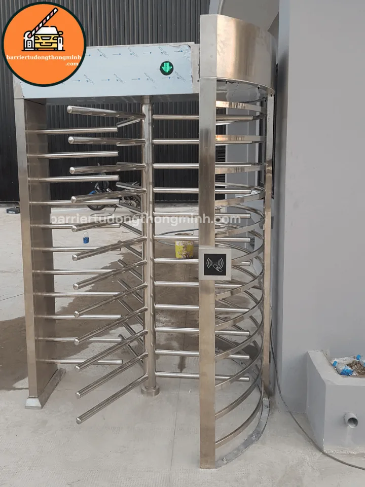 lắp cổng full height cho bãi xe tại nhơn trạch