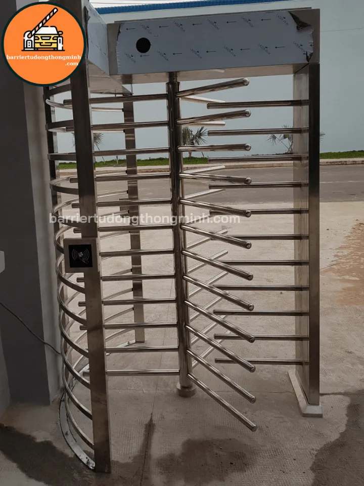 lắp kiểm soát lối vào nhà máy sản xuất linh kiện