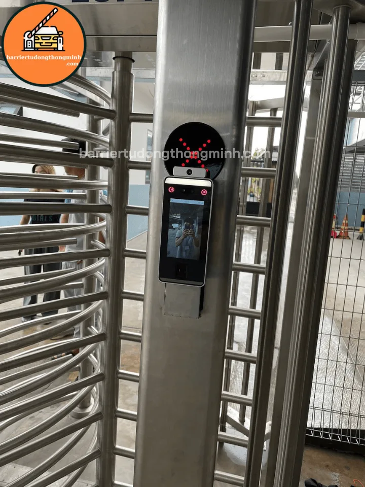 pth vina lắp cổng full height đôi