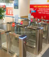 cổng kiểm soát ra vào sân bay