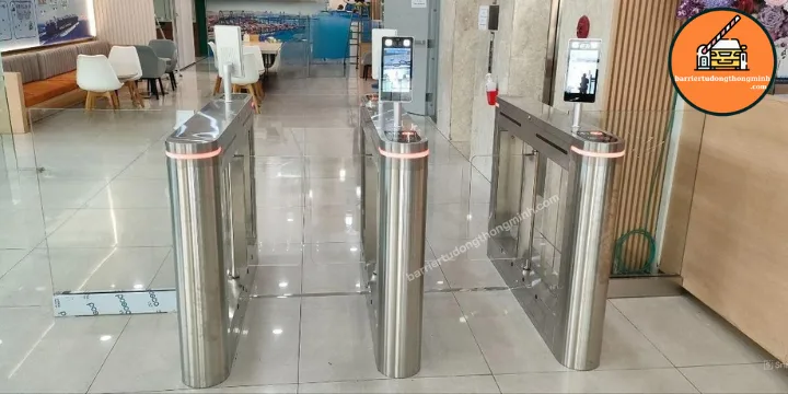 3 cổng swing kết hợp 4 face id