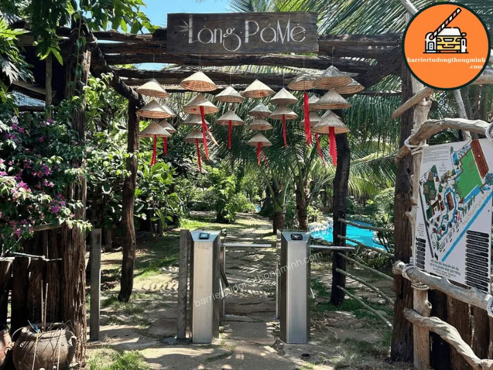 lắp cổng soát vé cho làng du lịch sinh thái pá mé