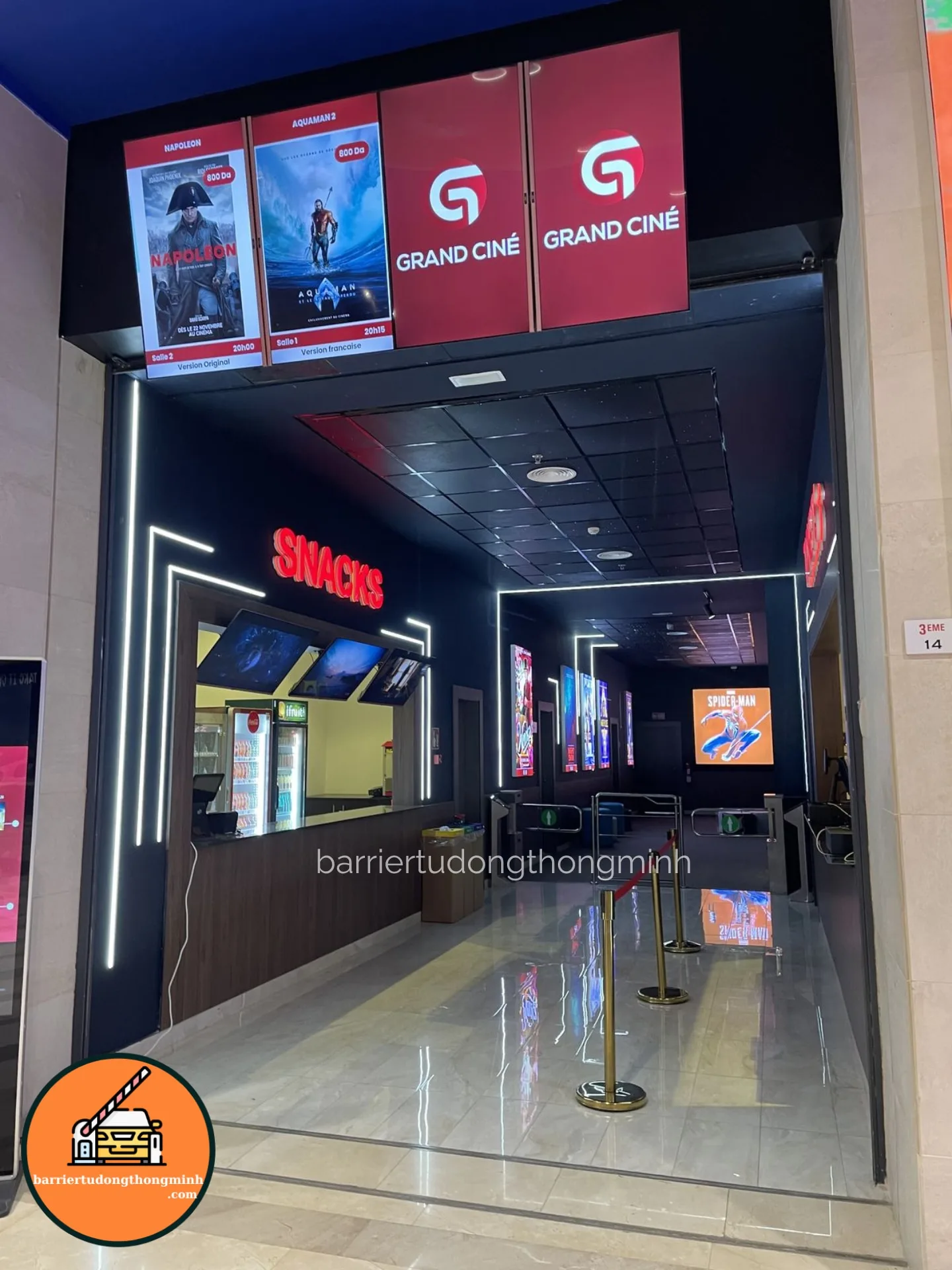 cổng soát vé rạp chiếu phim