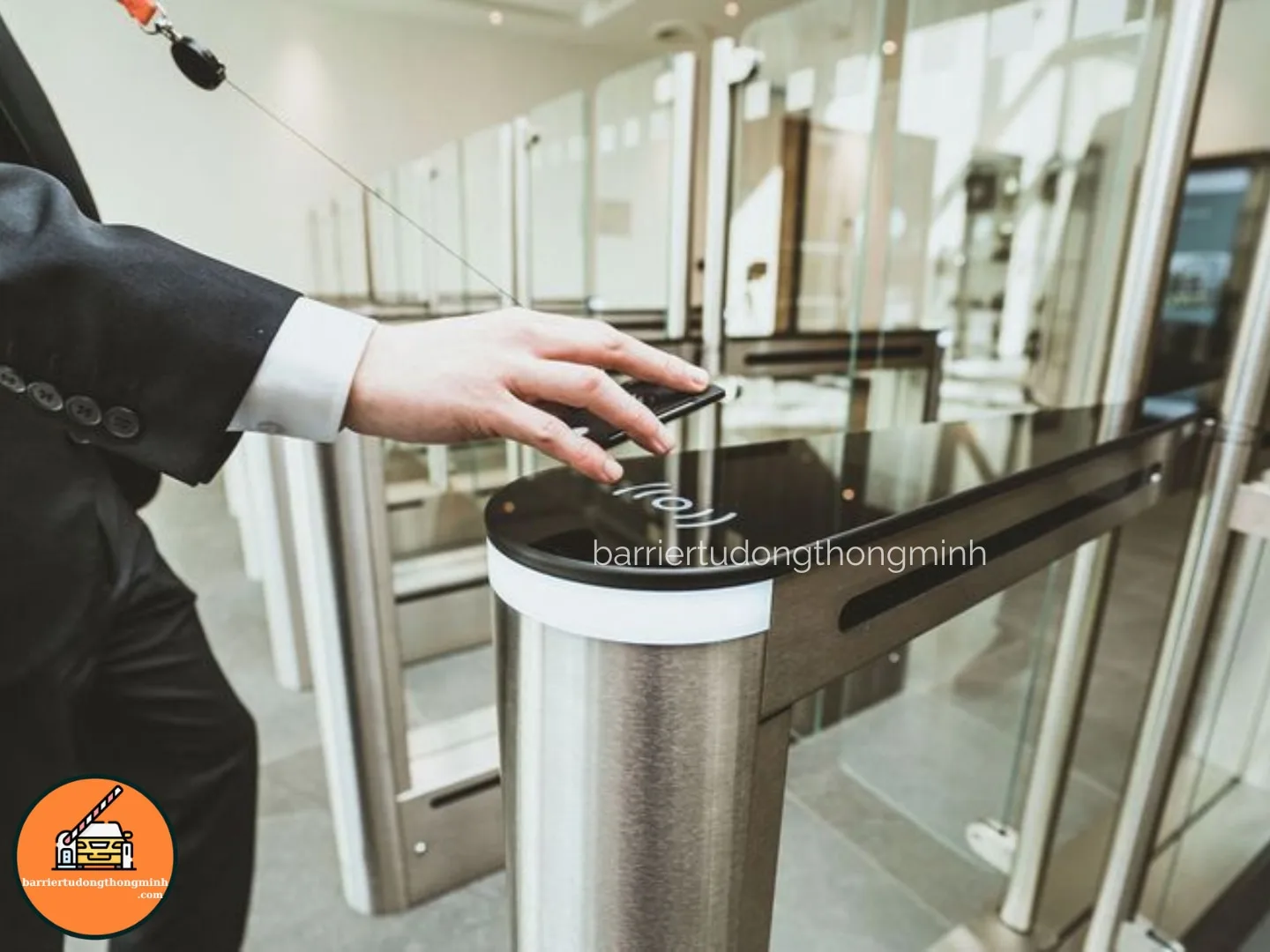 soát vé rạp chiếu phim bằng thẻ từ